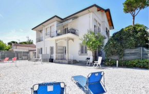 2 Bedroom Stunning Apartment In Lido Di Camaiore, Lido Di Camaiore